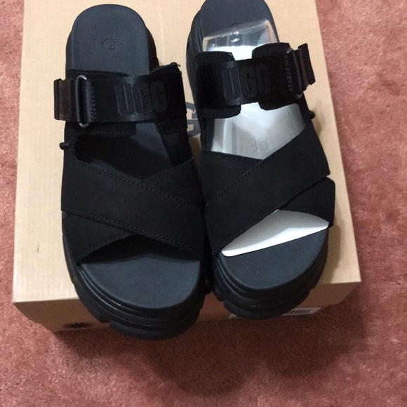 UGG brand new shoes with Velcro black - Picture 3 of 17